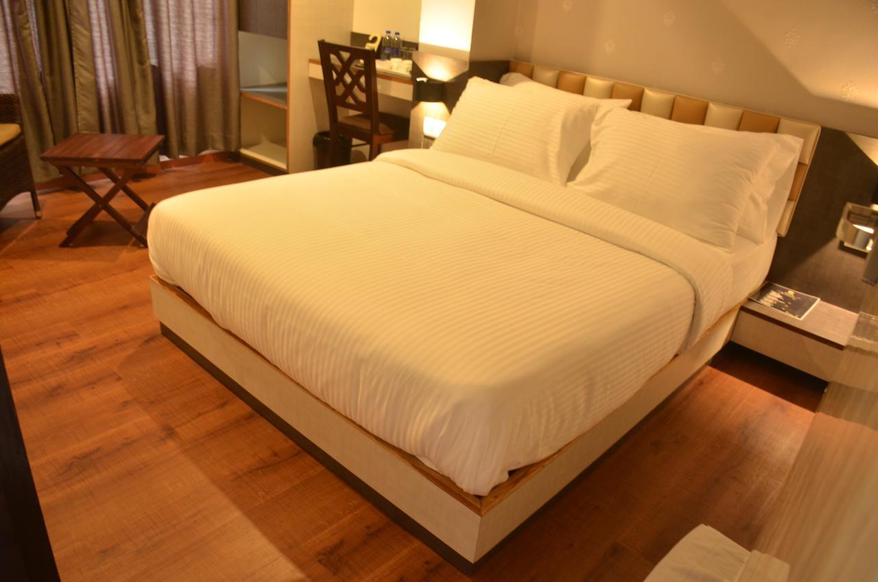 Hotel Aura ชิลลอง ภายนอก รูปภาพ