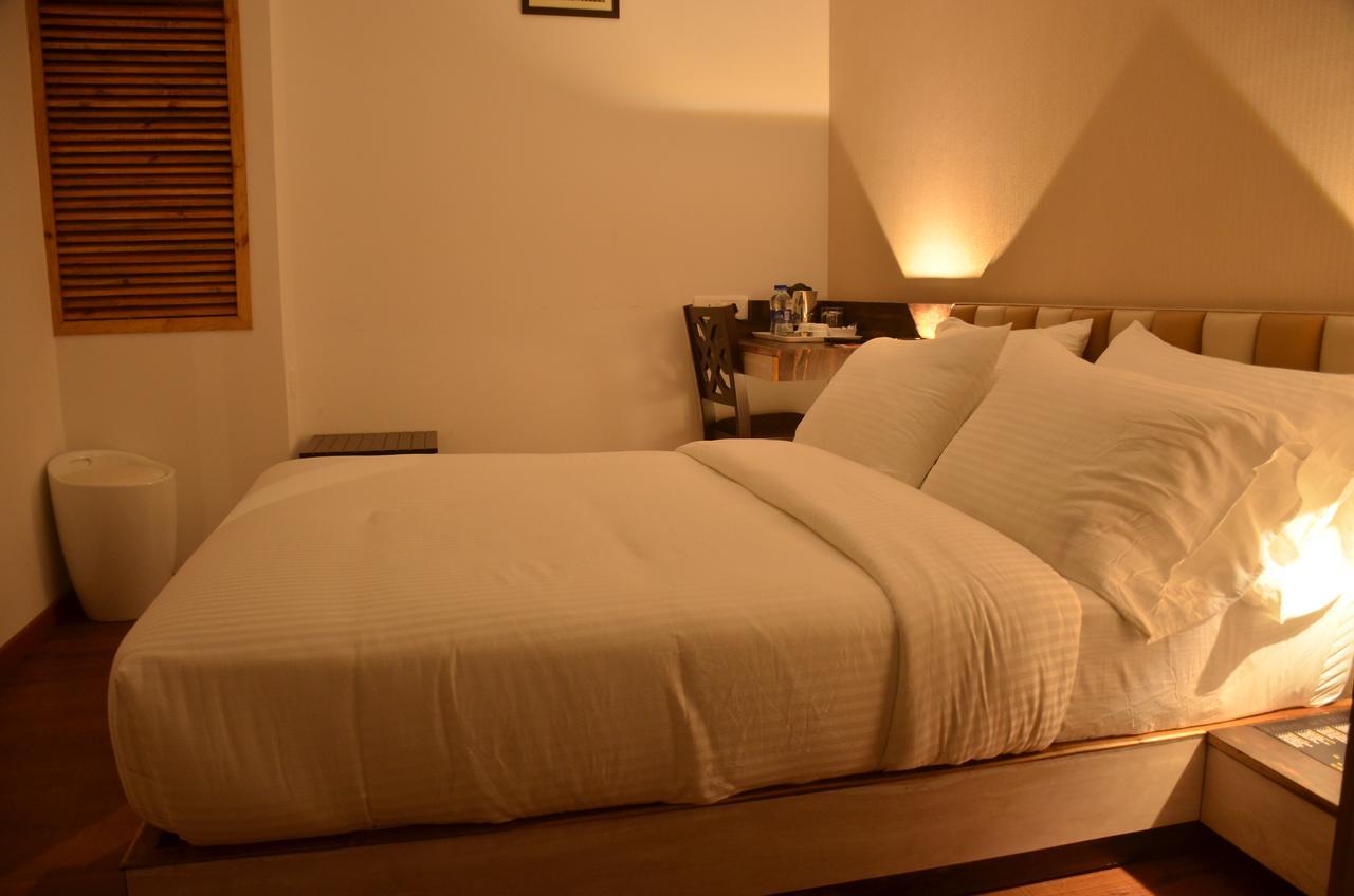 Hotel Aura ชิลลอง ภายนอก รูปภาพ
