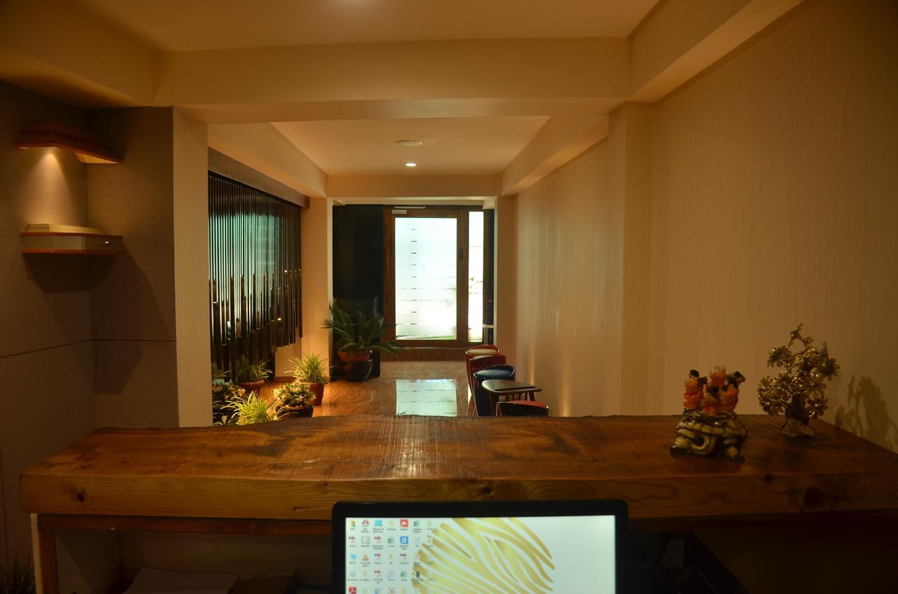 Hotel Aura ชิลลอง ภายนอก รูปภาพ